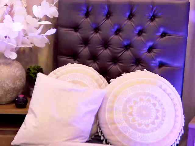 NyraWinn webcam