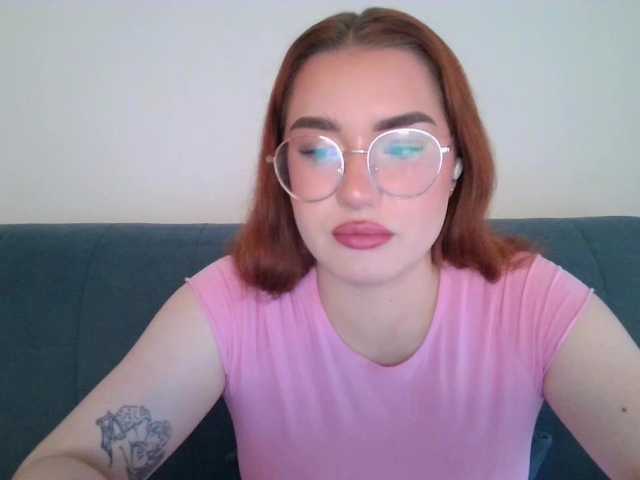 SueWalker webcam bongacams model stream image