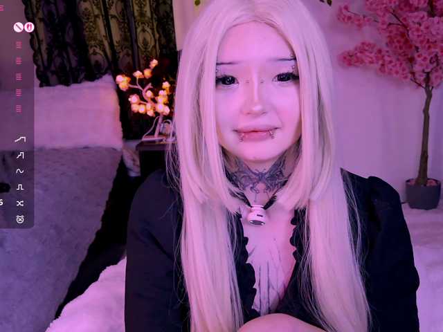 Leinbone's BongaCams show and profile