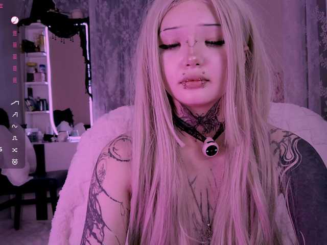 Leinbone's BongaCams show and profile