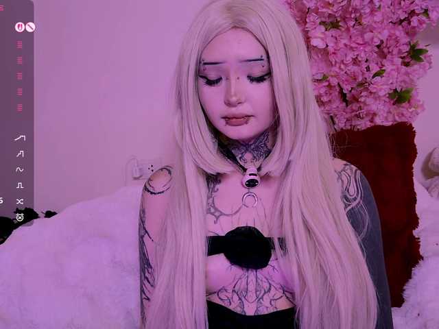 Leinbone's BongaCams show and profile