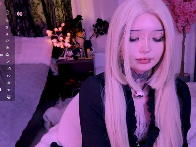 Leinbone's BongaCams show and profile