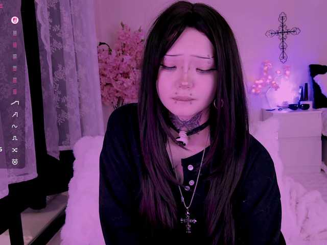 Leinbone's BongaCams show and profile