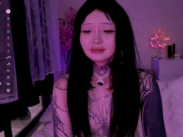 Leinbone's BongaCams show and profile