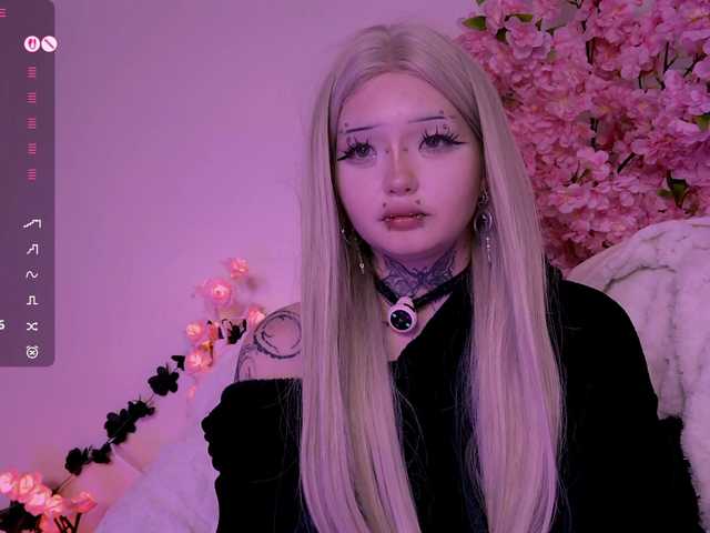 Leinbone's BongaCams show and profile