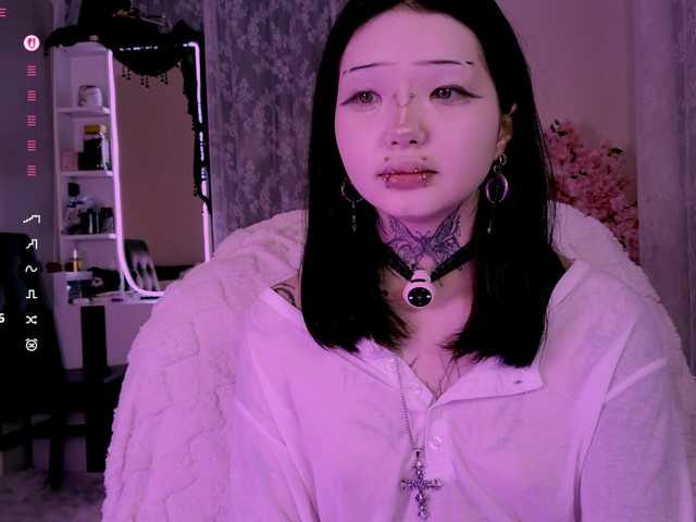 Leinbone's BongaCams show and profile