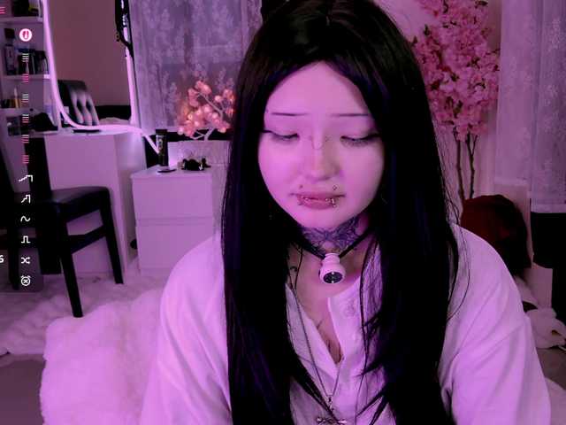 Leinbone's BongaCams show and profile