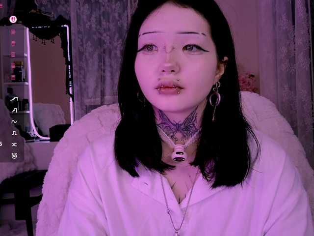 Leinbone's BongaCams show and profile