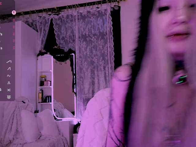 Leinbone's BongaCams show and profile