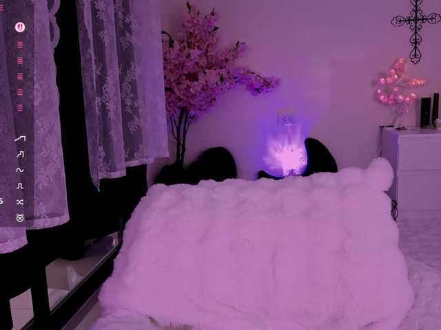 Leinbone's BongaCams show and profile