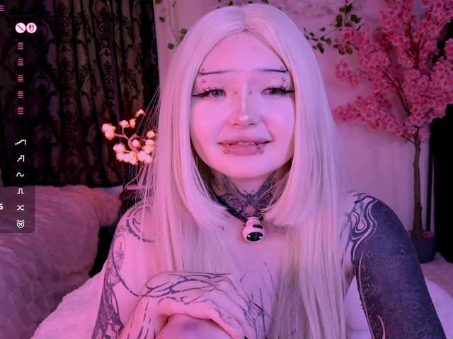 Leinbone's BongaCams show and profile