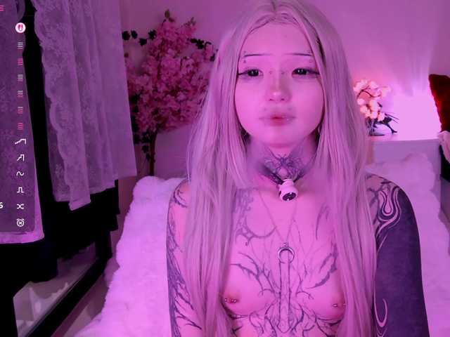 Leinbone's BongaCams show and profile