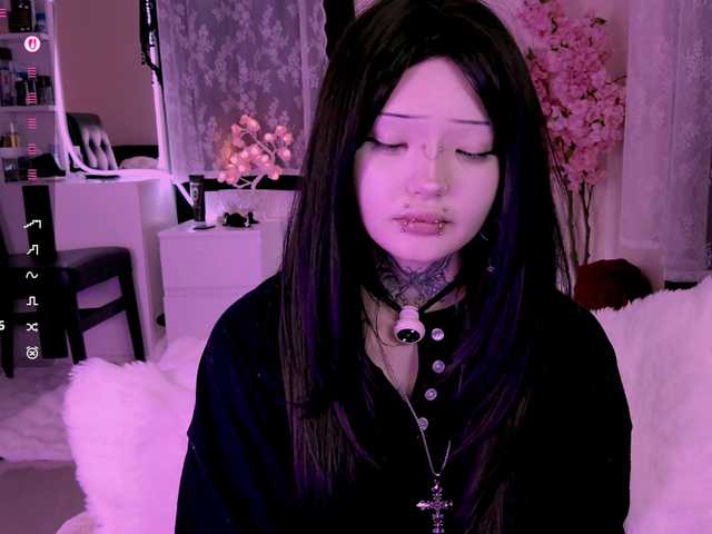 Leinbone's BongaCams show and profile