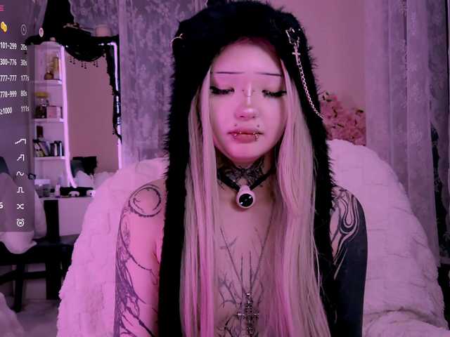 Leinbone's BongaCams show and profile