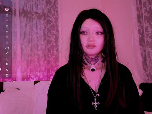 Leinbone's BongaCams show and profile