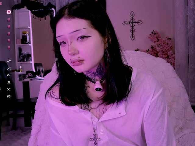 Leinbone's BongaCams show and profile