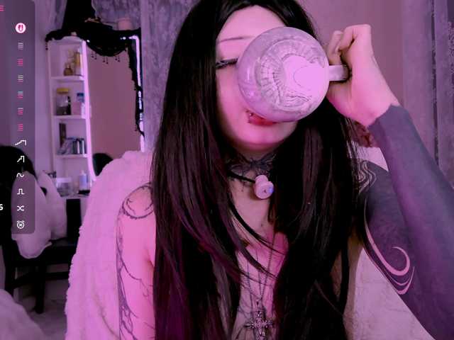 Leinbone's BongaCams show and profile