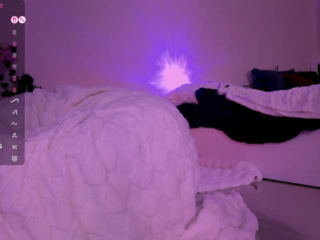 Leinbone's BongaCams show and profile