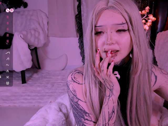 Leinbone's BongaCams show and profile