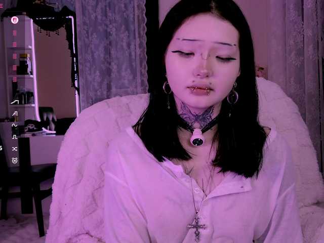 Leinbone's BongaCams show and profile