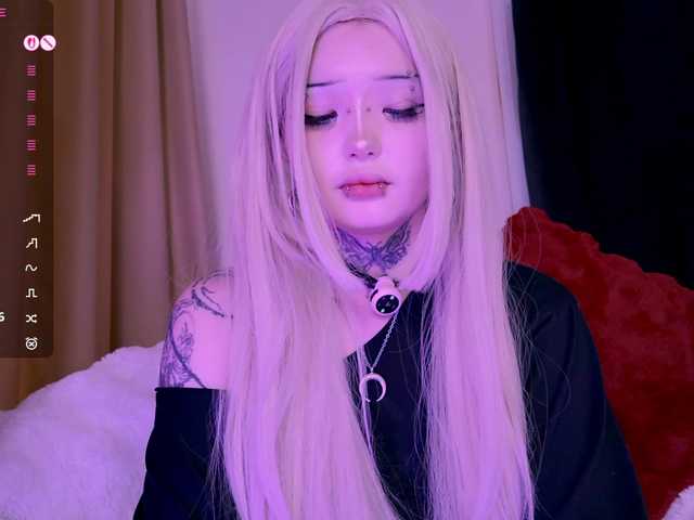 Leinbone's BongaCams show and profile