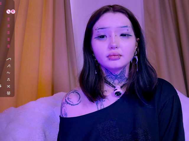 Leinbone's BongaCams show and profile