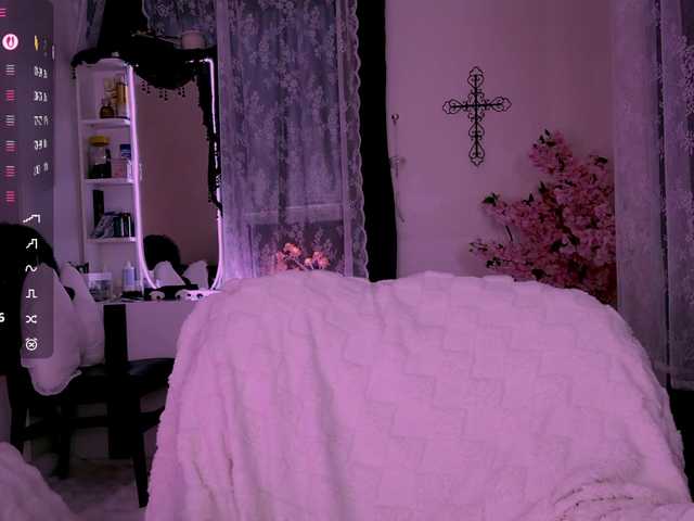 Leinbone's BongaCams show and profile