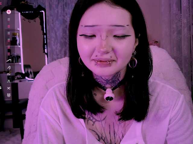 Leinbone's BongaCams show and profile