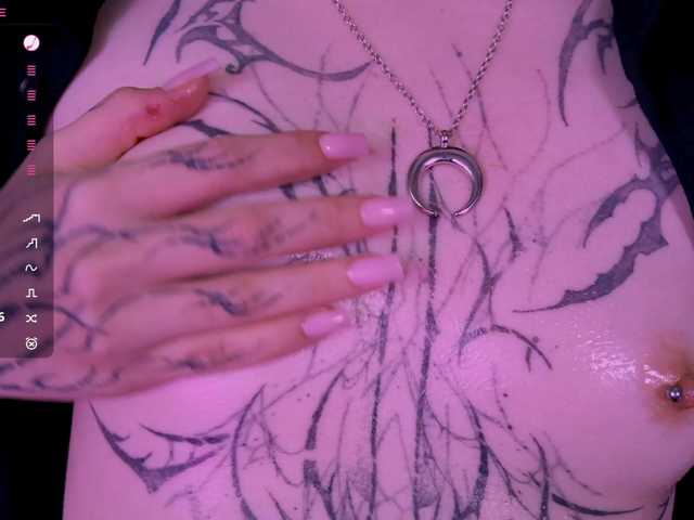 Leinbone's BongaCams show and profile