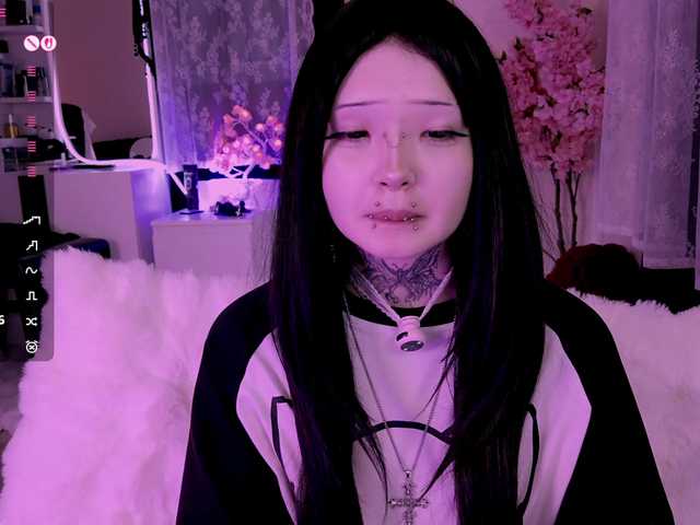 Leinbone's BongaCams show and profile