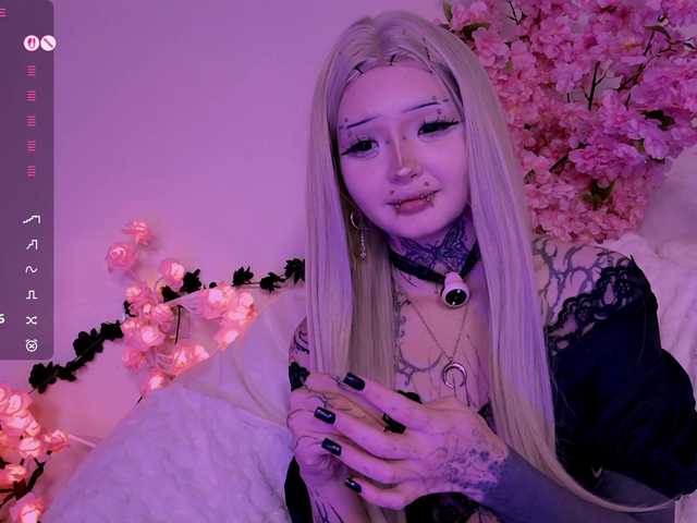 Leinbone's BongaCams show and profile