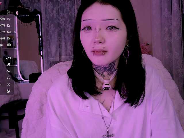 Leinbone's BongaCams show and profile