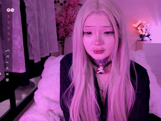 Leinbone's BongaCams show and profile