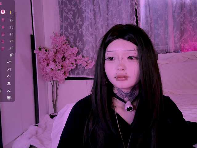 Leinbone's BongaCams show and profile