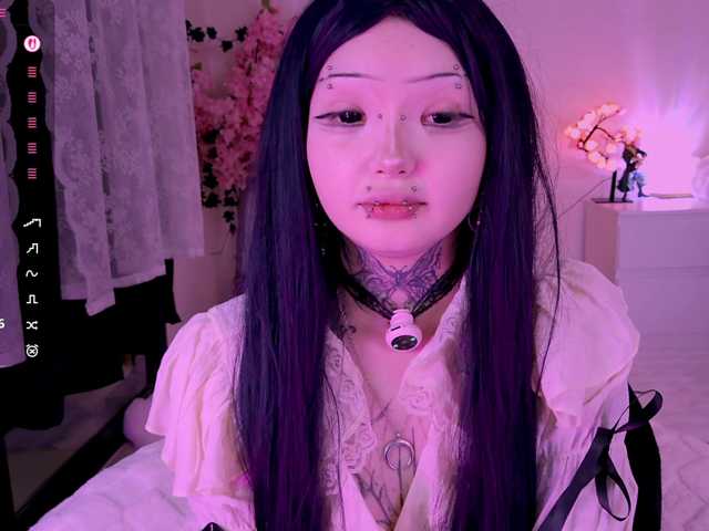 Leinbone's BongaCams show and profile