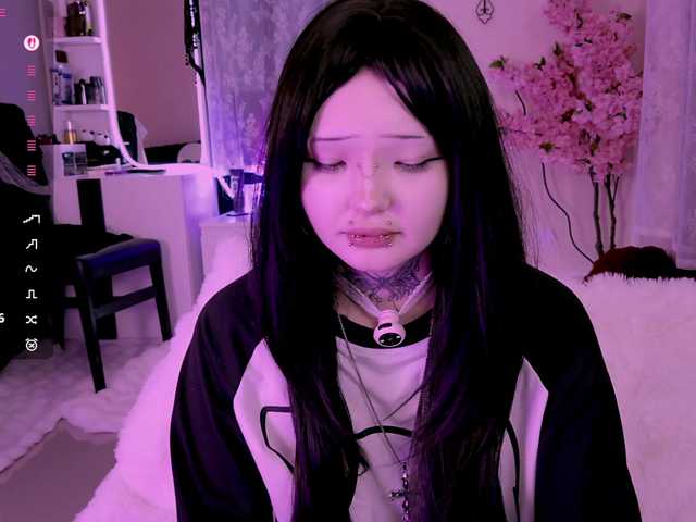 Leinbone's BongaCams show and profile