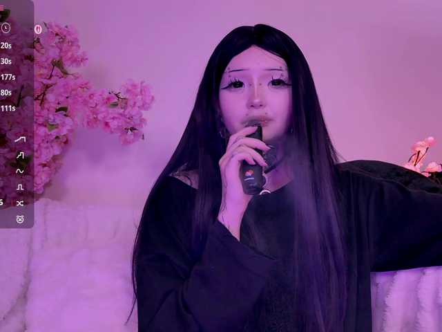 Leinbone's BongaCams show and profile