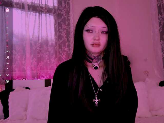 Leinbone's BongaCams show and profile