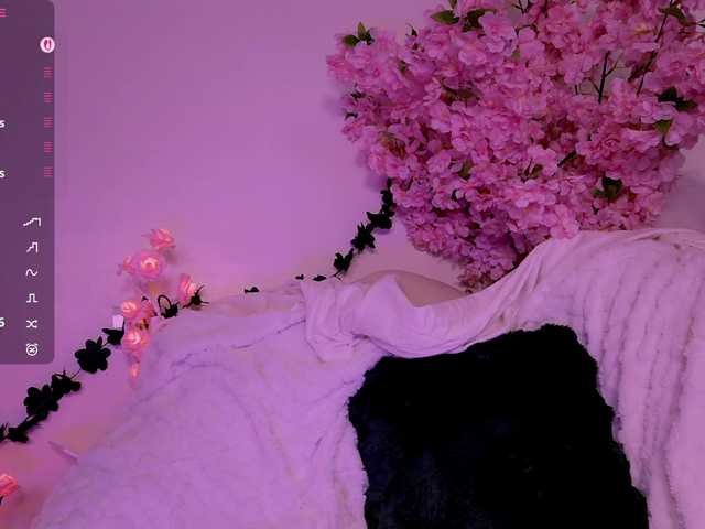 Leinbone's BongaCams show and profile