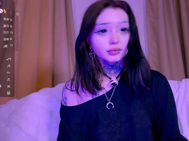 Leinbone's BongaCams show and profile