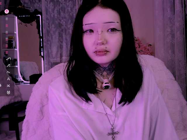 Leinbone's BongaCams show and profile