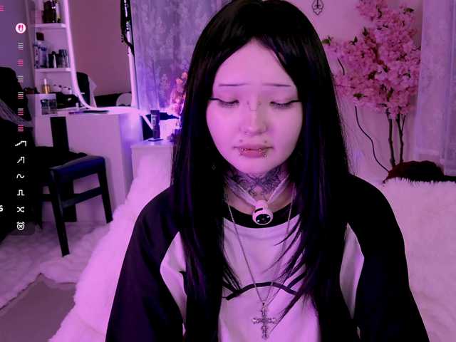 Leinbone's BongaCams show and profile