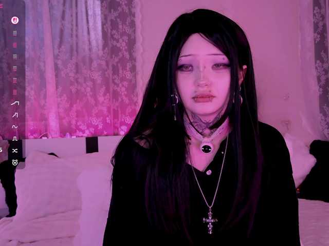 Leinbone's BongaCams show and profile