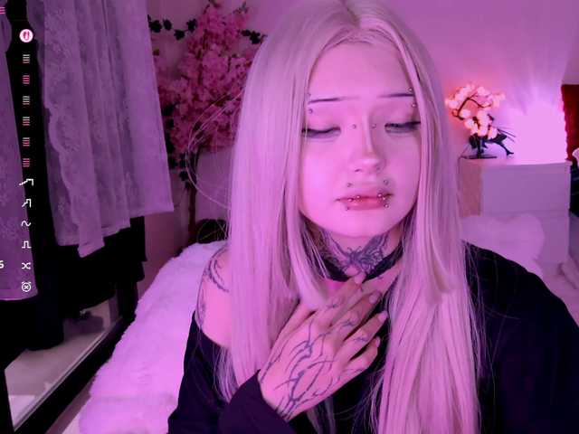 Leinbone's BongaCams show and profile