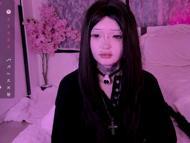 Leinbone's BongaCams show and profile