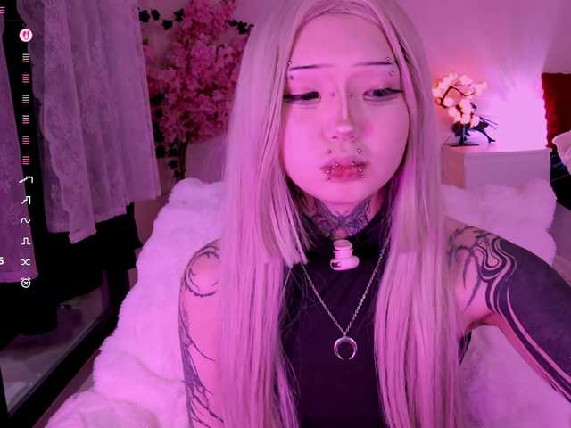 Leinbone's BongaCams show and profile