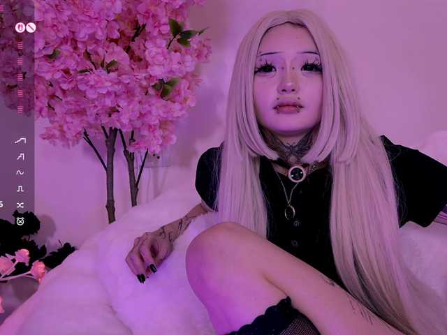 Leinbone's BongaCams show and profile