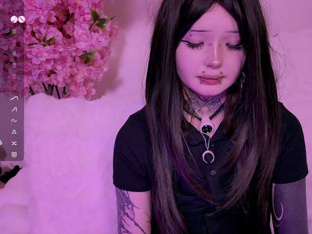 Leinbone's BongaCams show and profile