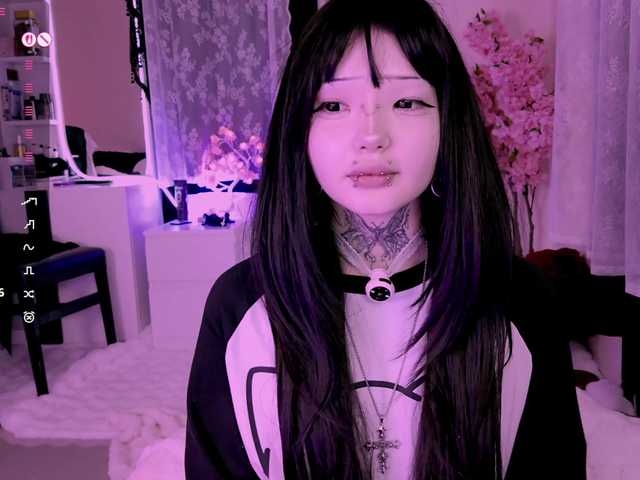 Leinbone's BongaCams show and profile