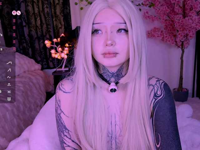 Leinbone's BongaCams show and profile